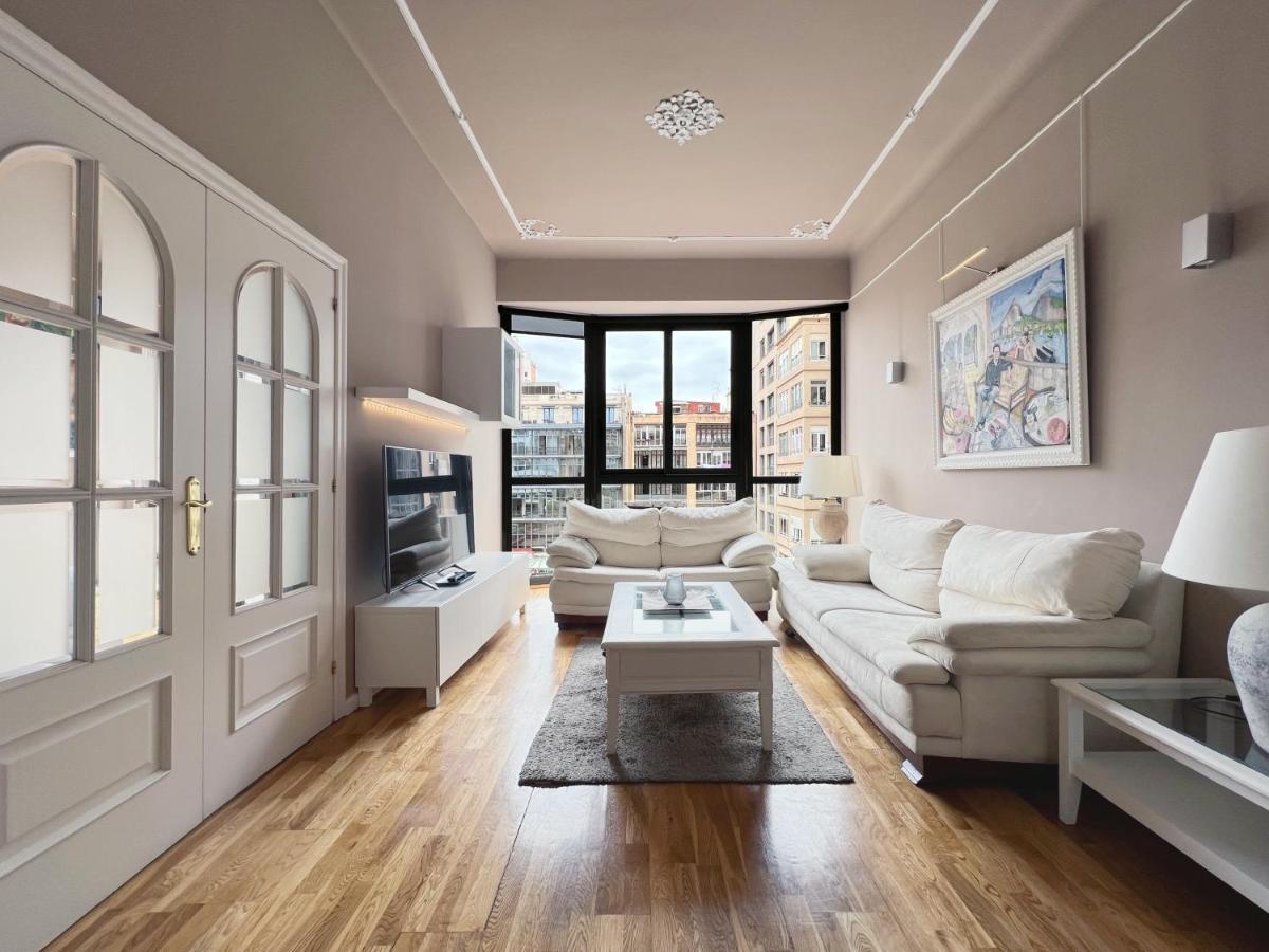 Stay U-Nique Apartments Urquinaona Barcellona Esterno foto